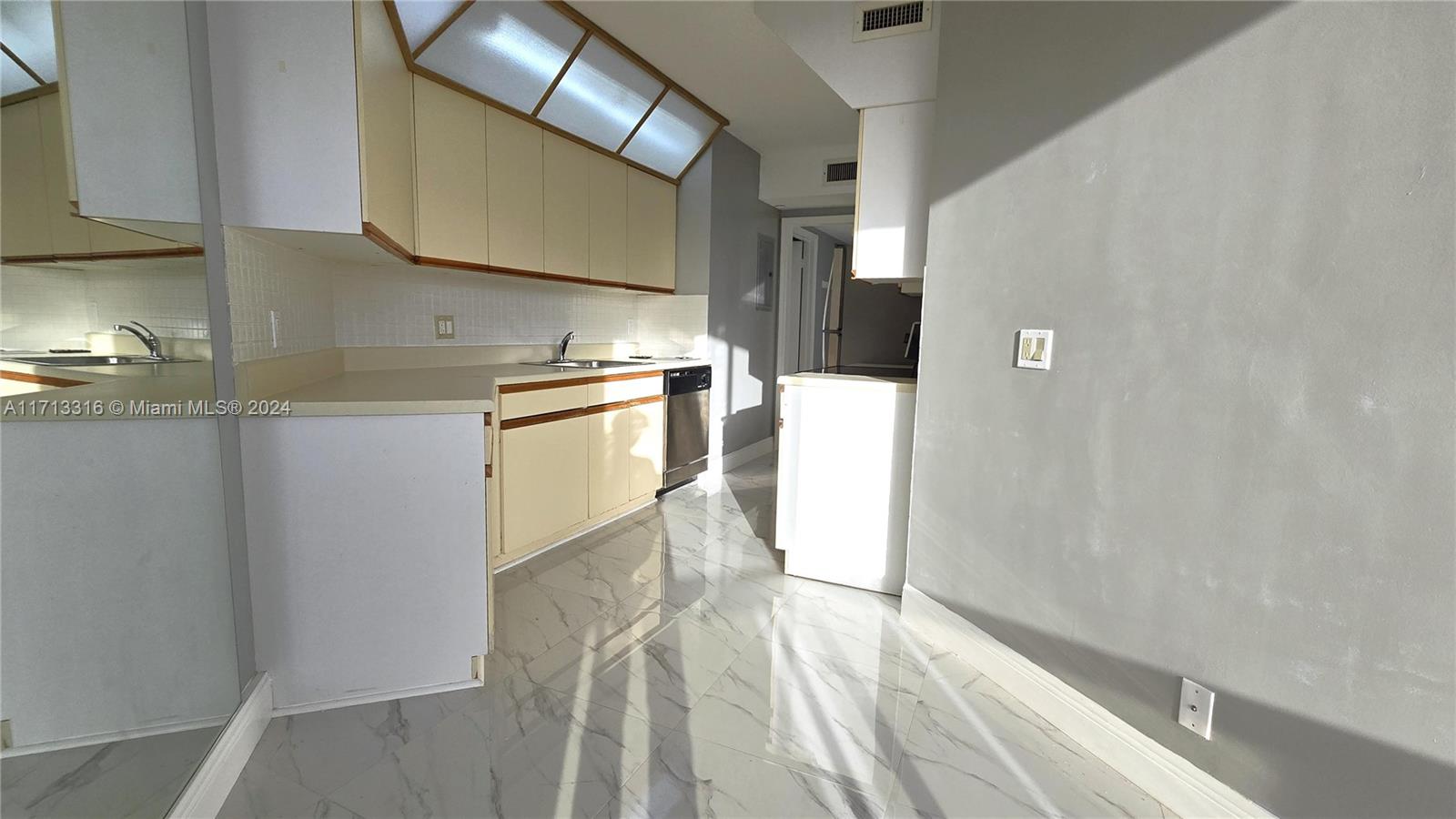 PORTSVIEW @ THE WATERWAYS - Residential Lease