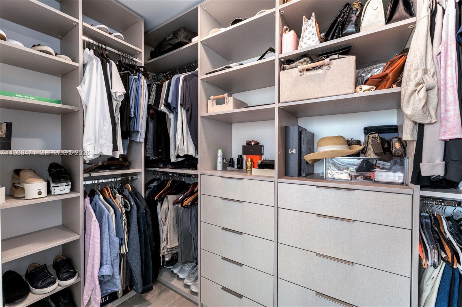 FIVE PARK MIAMI BEACH - Residential