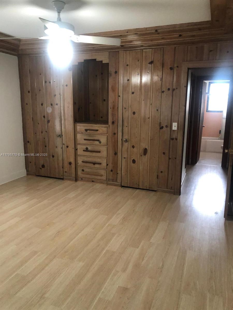 1100 SW 10th St 1100