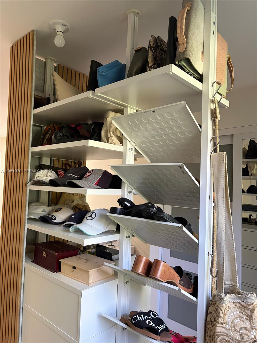 LA GORCE GOLF SUB - Residential