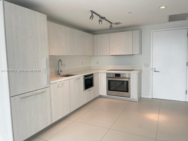 PARAISO BAYVIEWS CONDO - Residential Lease