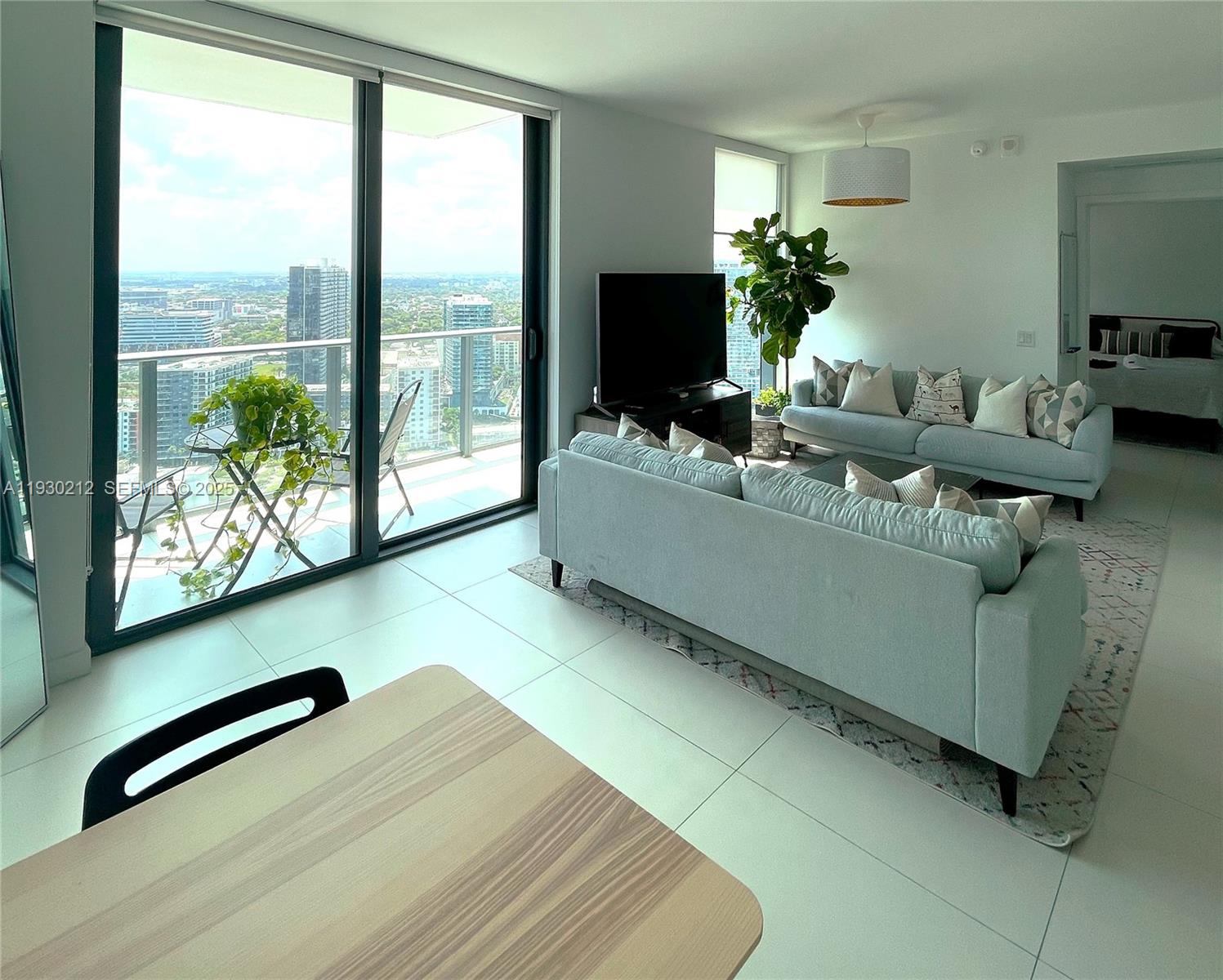 PARAISO BAYVIEWS CONDO - Residential Lease