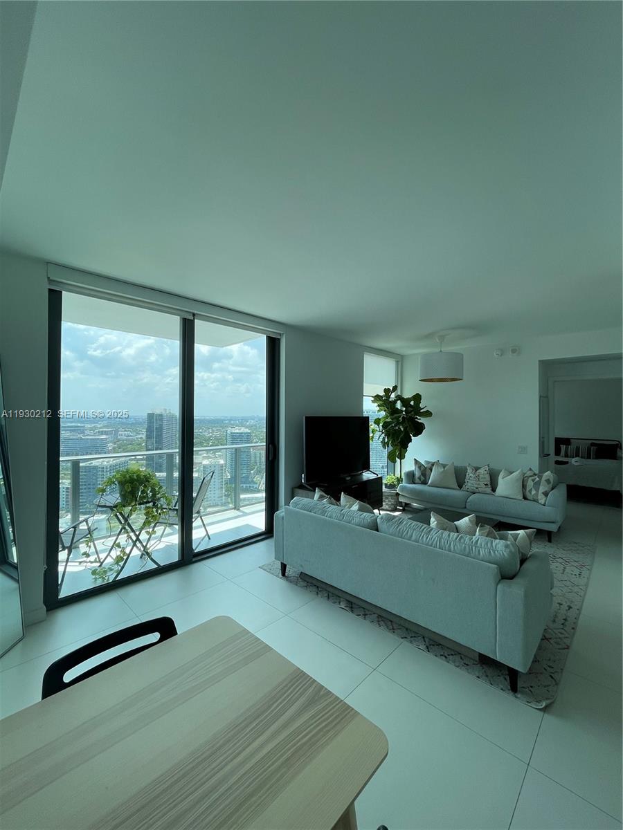 PARAISO BAYVIEWS CONDO - Residential Lease