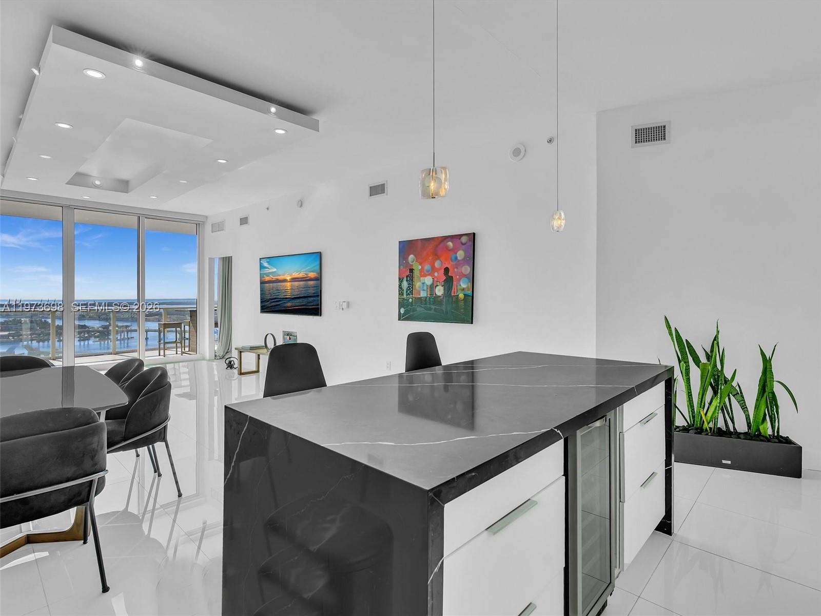 2020 N Bayshore Dr 3303