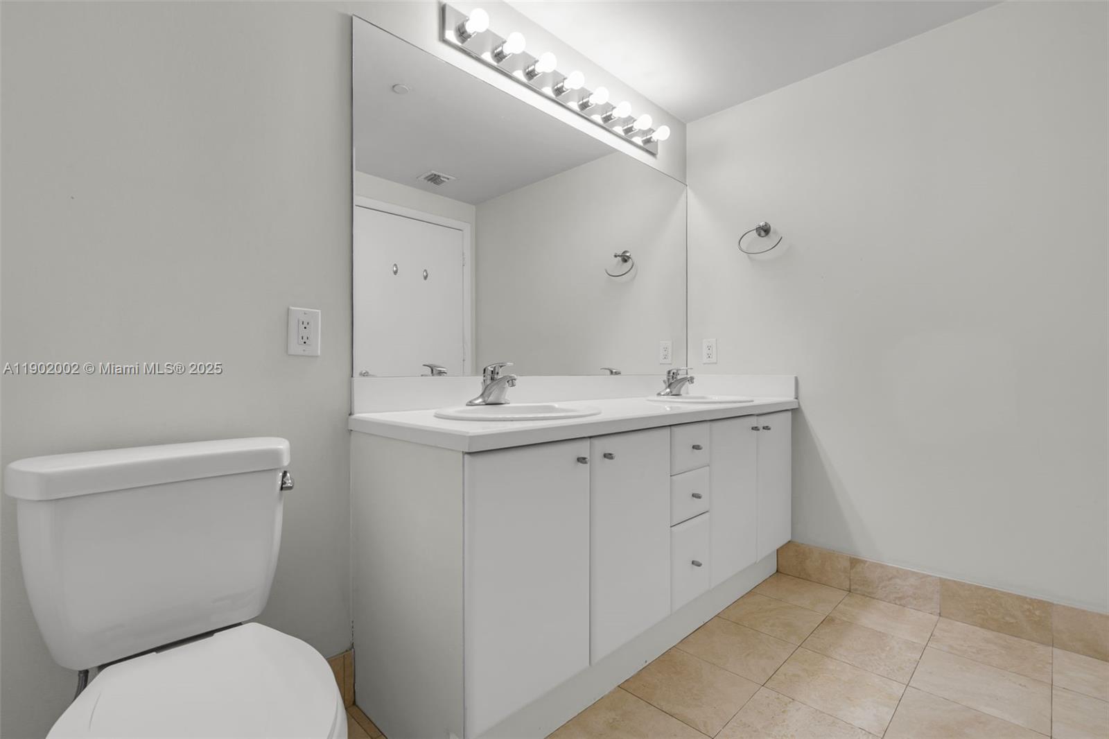 THE METROPOLITAN CONDO - Residential