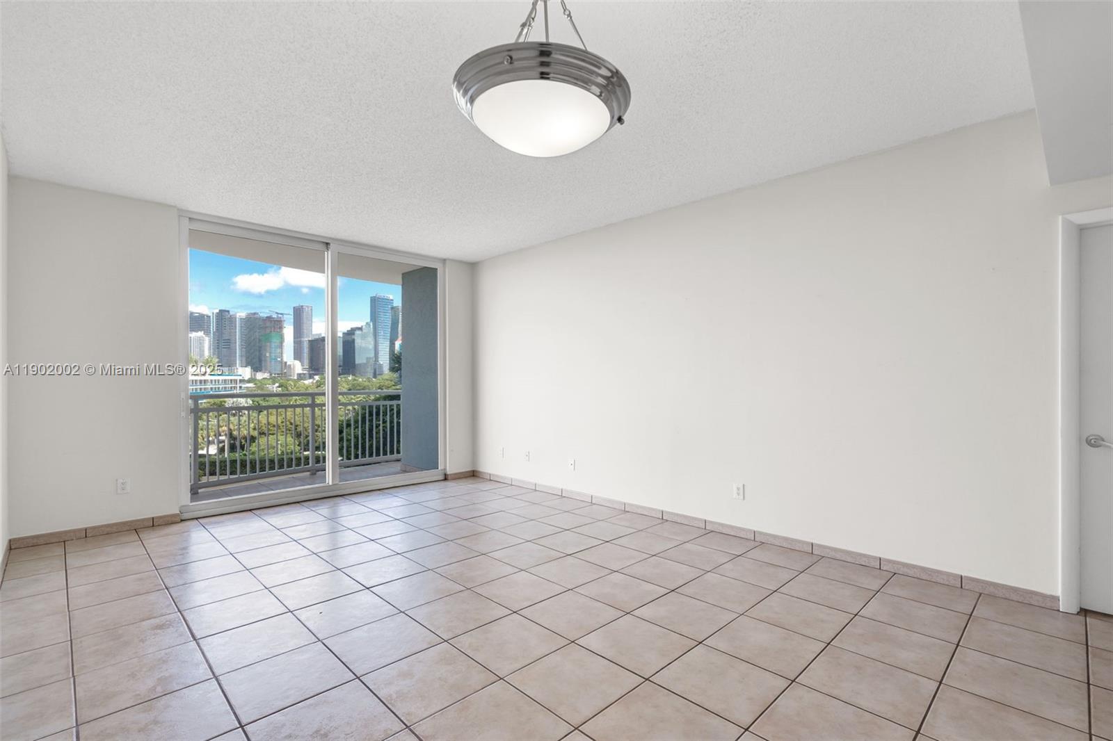 THE METROPOLITAN CONDO - Residential