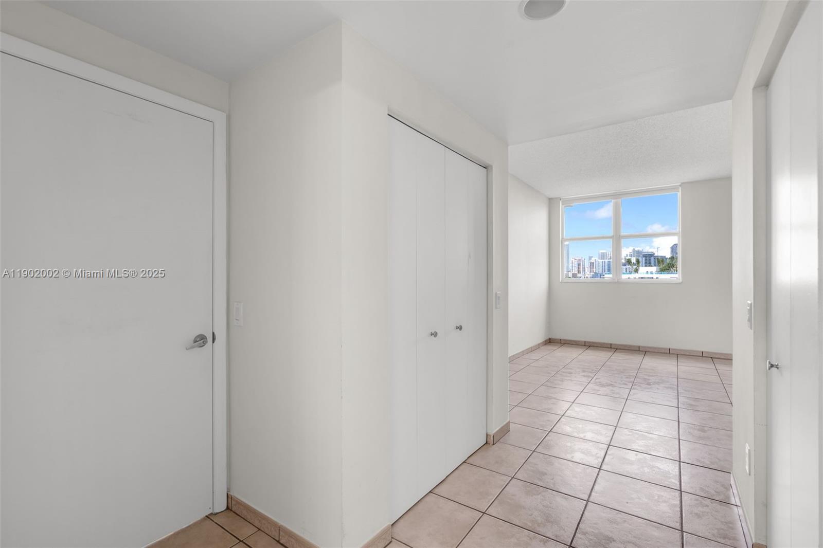 THE METROPOLITAN CONDO - Residential