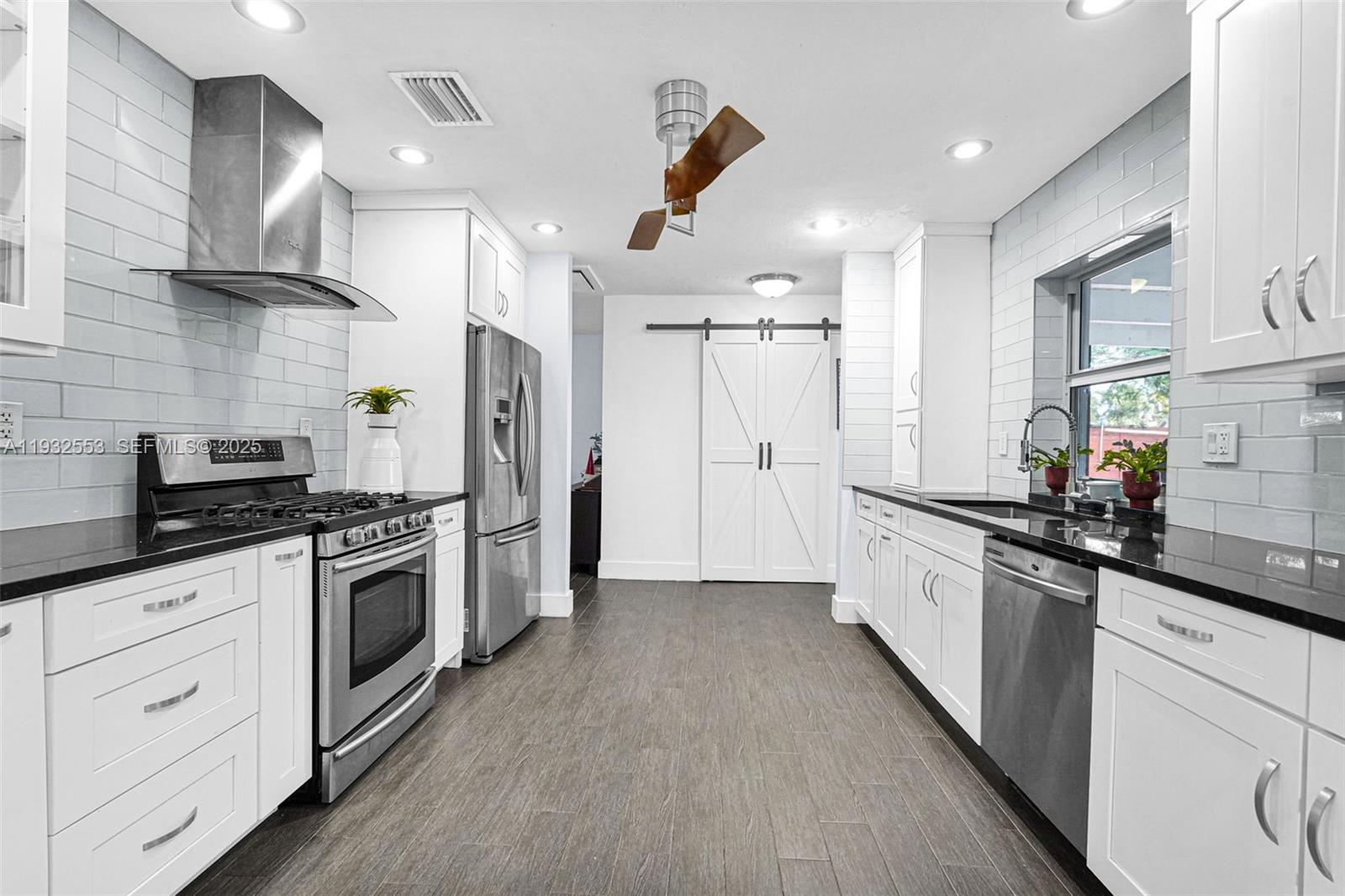 DEVON-AIRE ESTATES - Residential