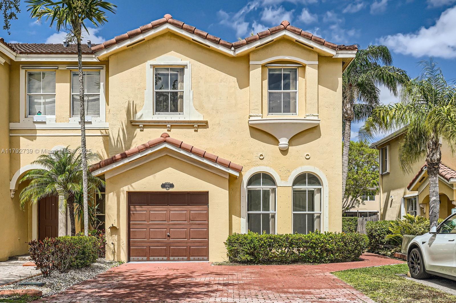 894 Sw 151st Pl, Miami, Broward County, Florida - 4 Bedrooms  
3 Bathrooms - 