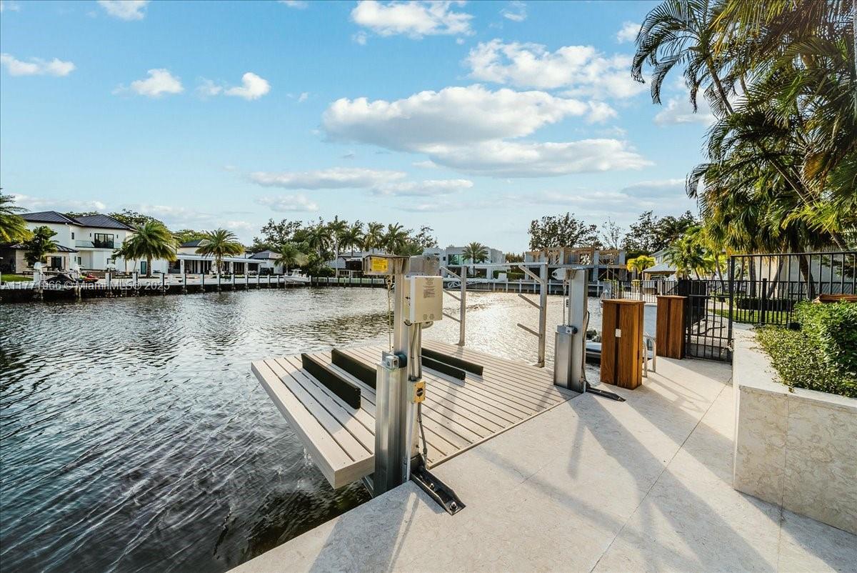 BAY COLONY SECTION OF THE - Residential