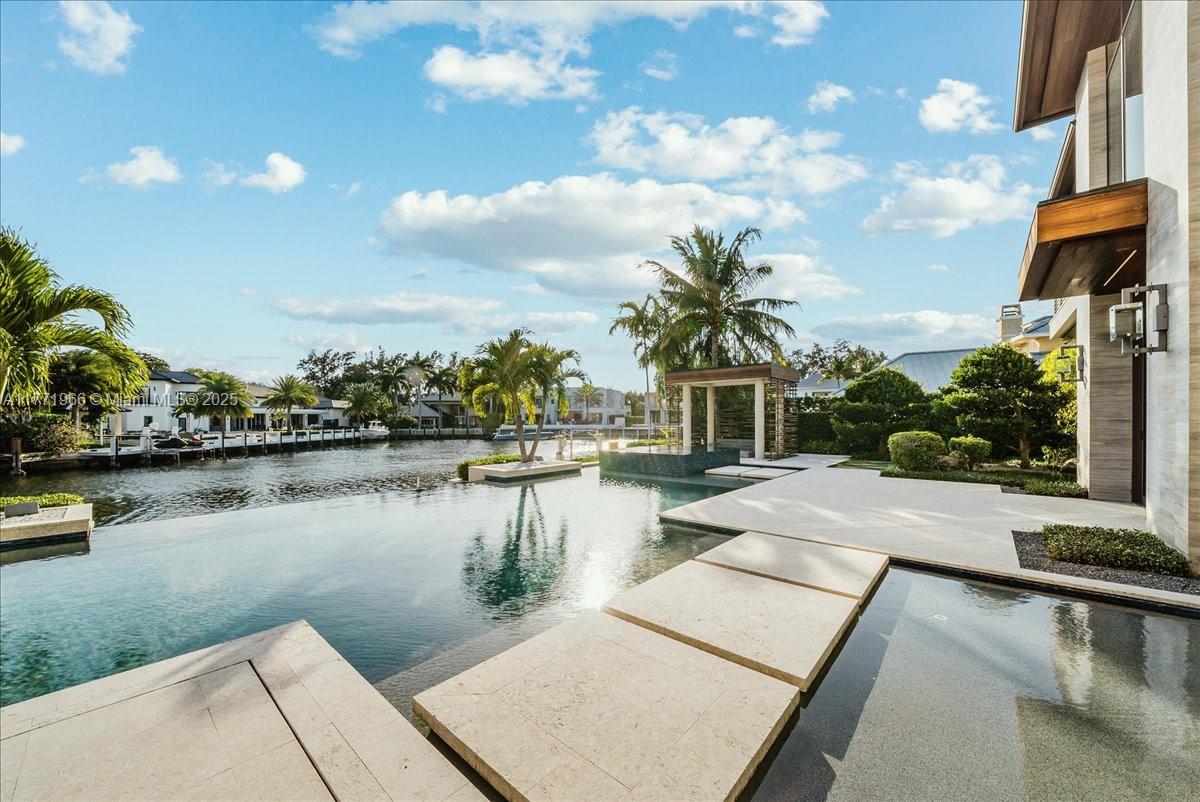 BAY COLONY SECTION OF THE - Residential