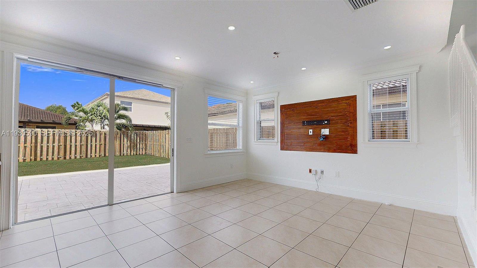 HEMINGWAY POINT - Residential