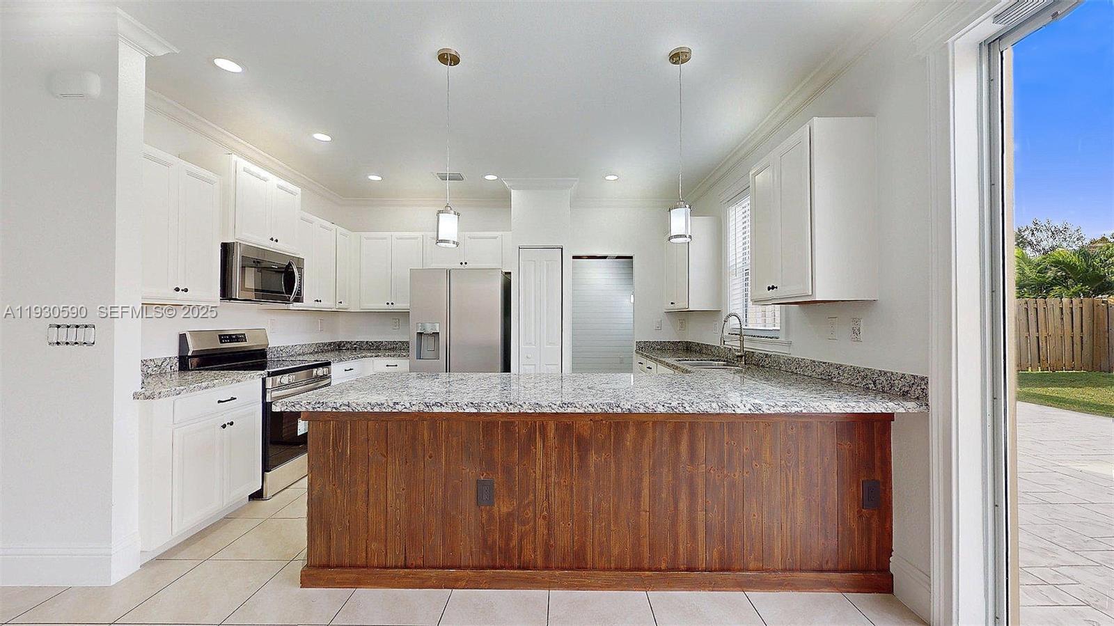 HEMINGWAY POINT - Residential