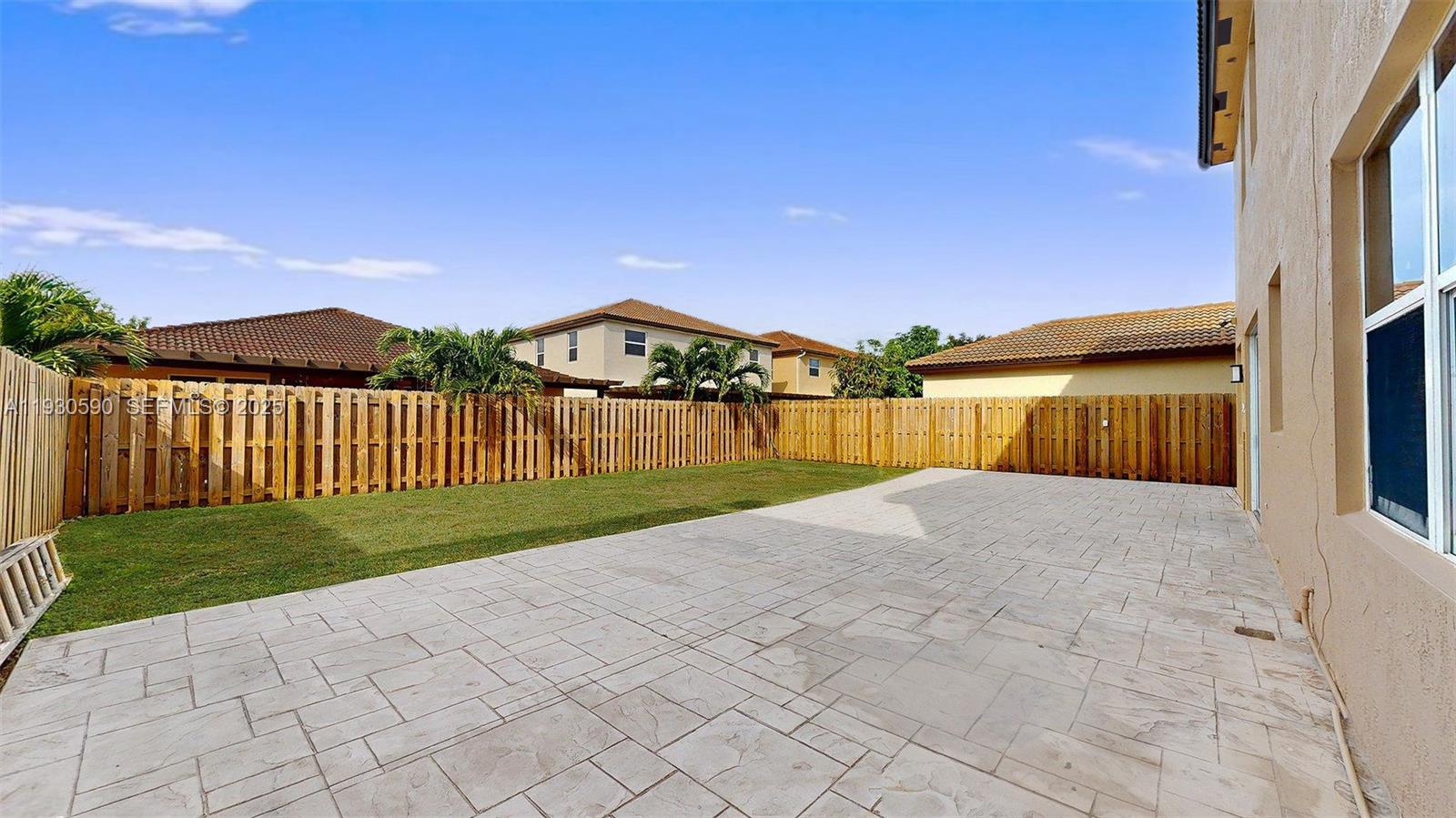 HEMINGWAY POINT - Residential