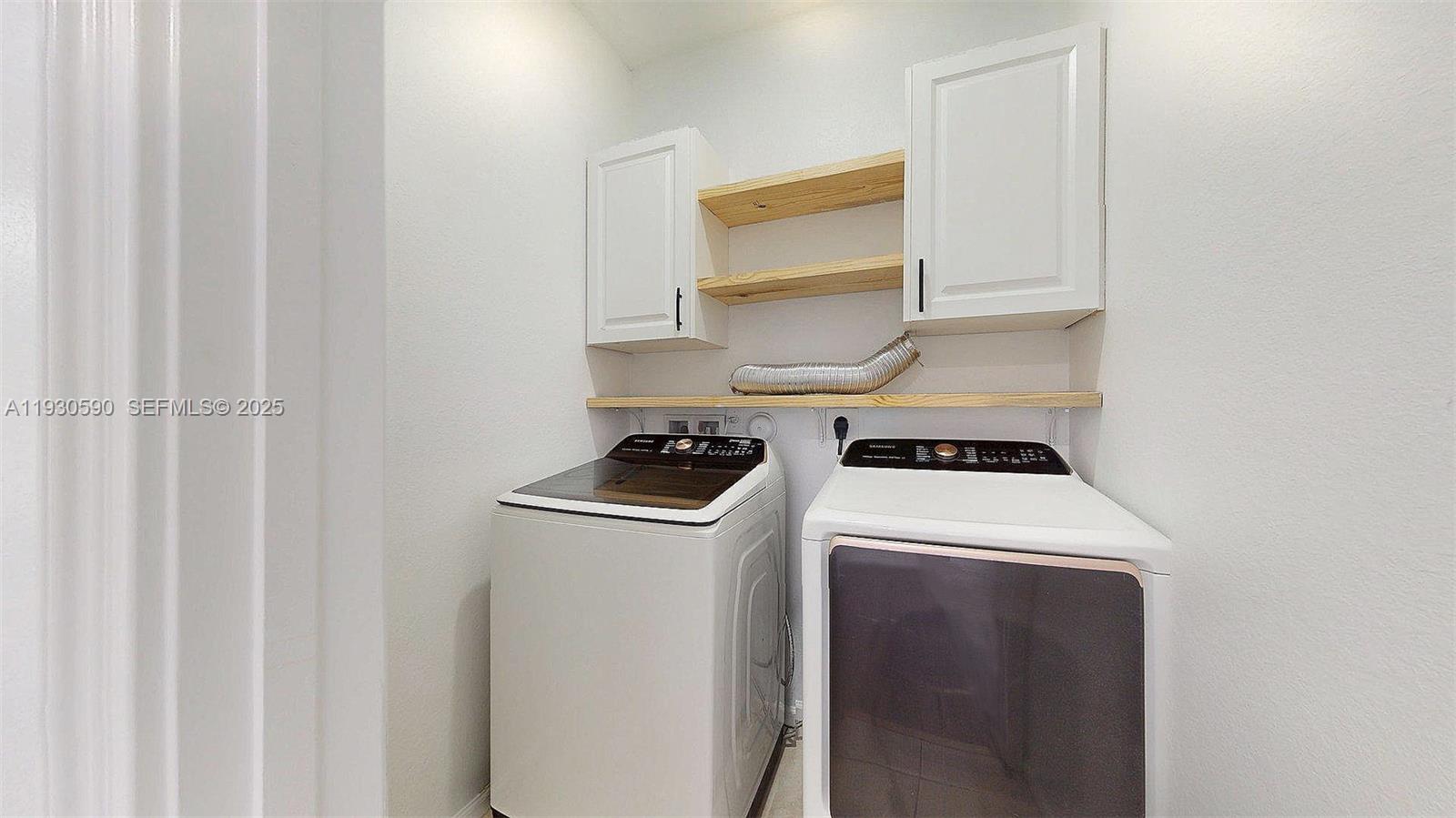 HEMINGWAY POINT - Residential