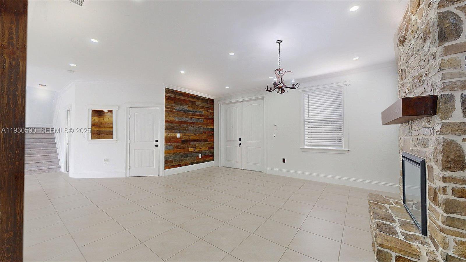 HEMINGWAY POINT - Residential