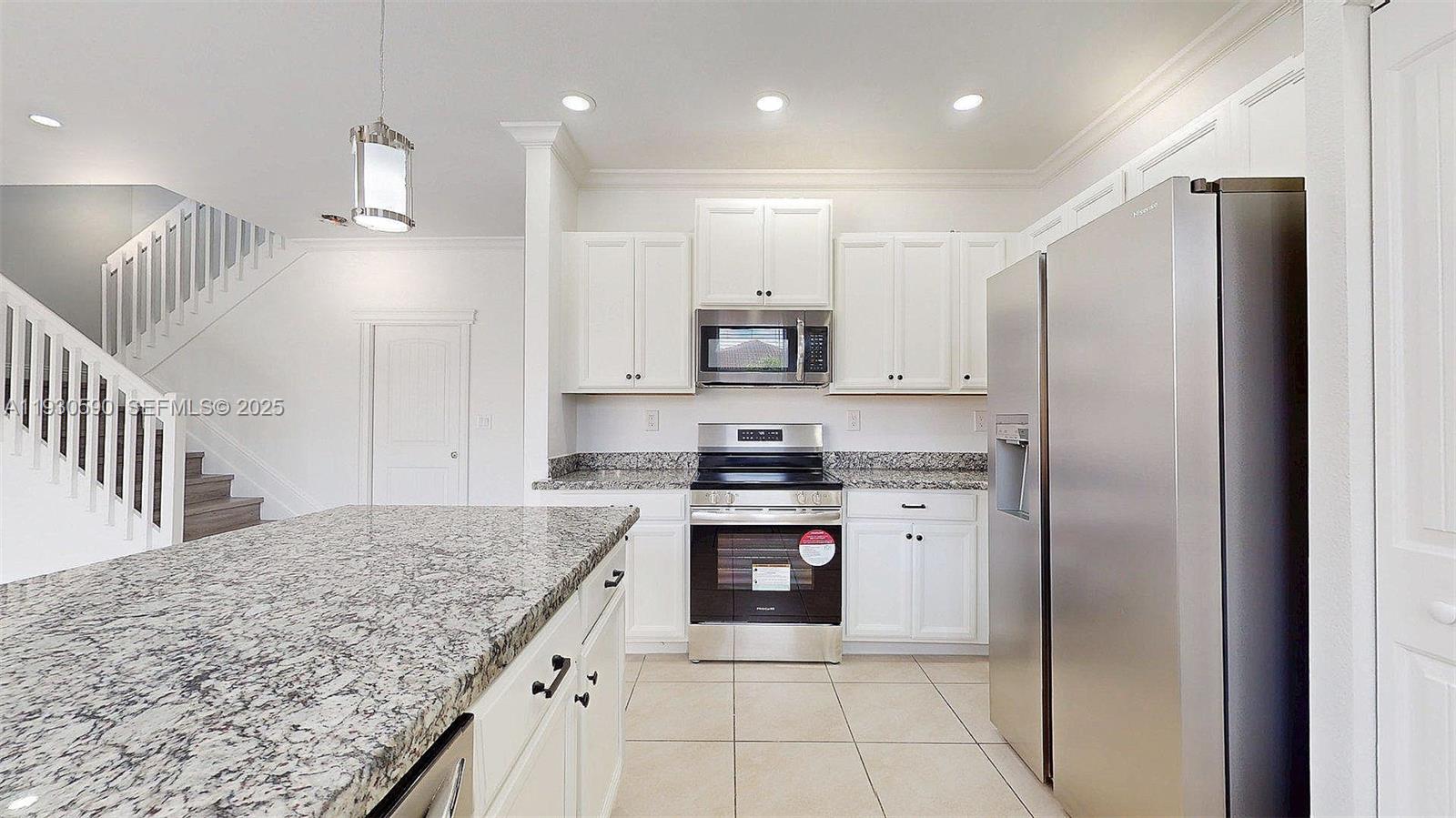 HEMINGWAY POINT - Residential