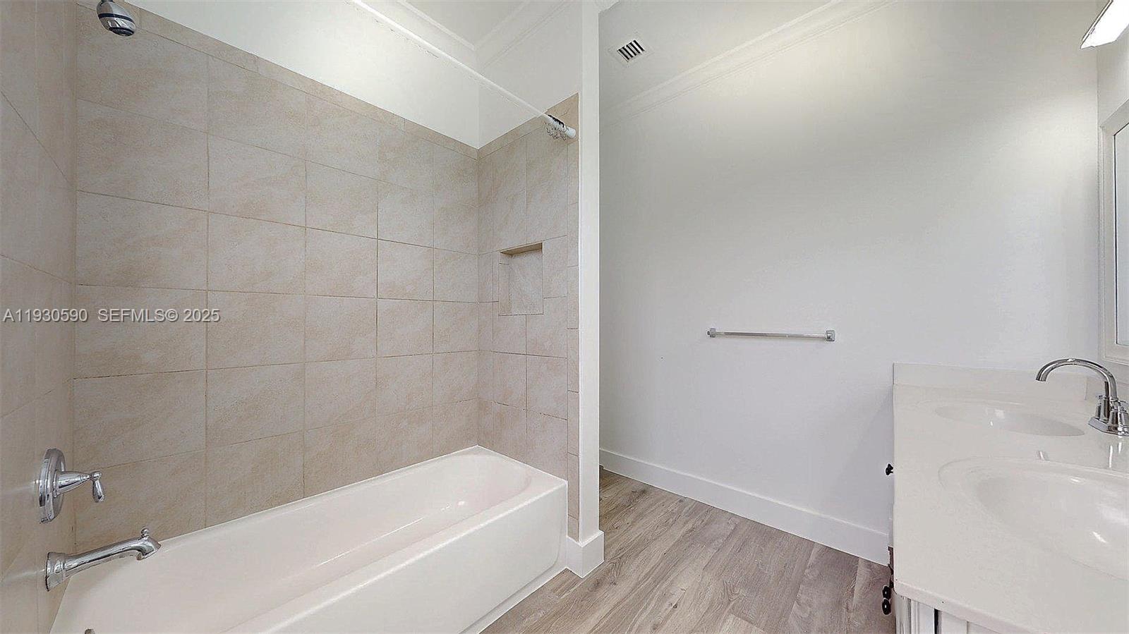 HEMINGWAY POINT - Residential