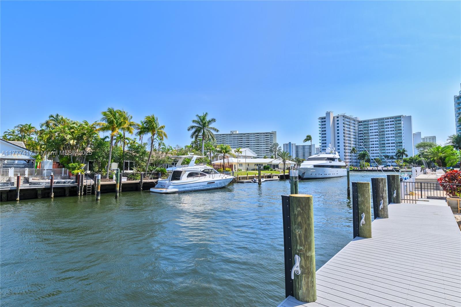 CARLYLE CONDOMINIUM - Residential