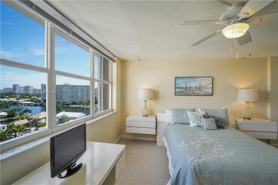 CARLYLE CONDOMINIUM - Residential