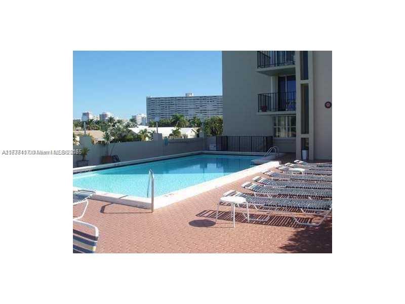 CARLYLE CONDOMINIUM - Residential