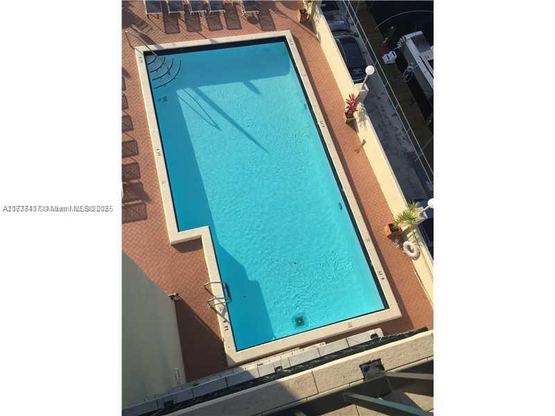 CARLYLE CONDOMINIUM - Residential