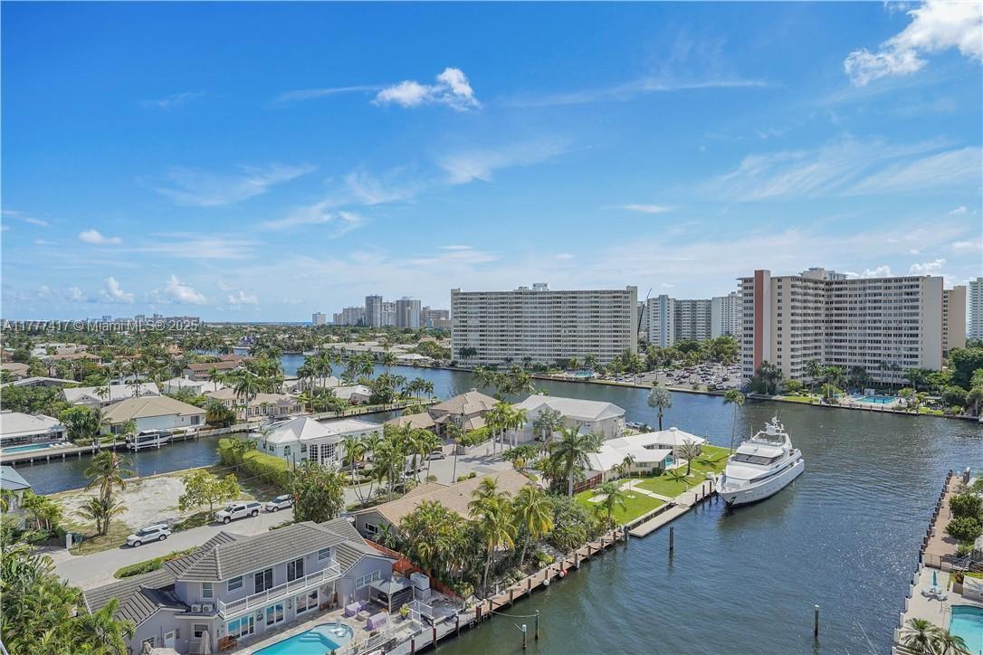 CARLYLE CONDOMINIUM - Residential