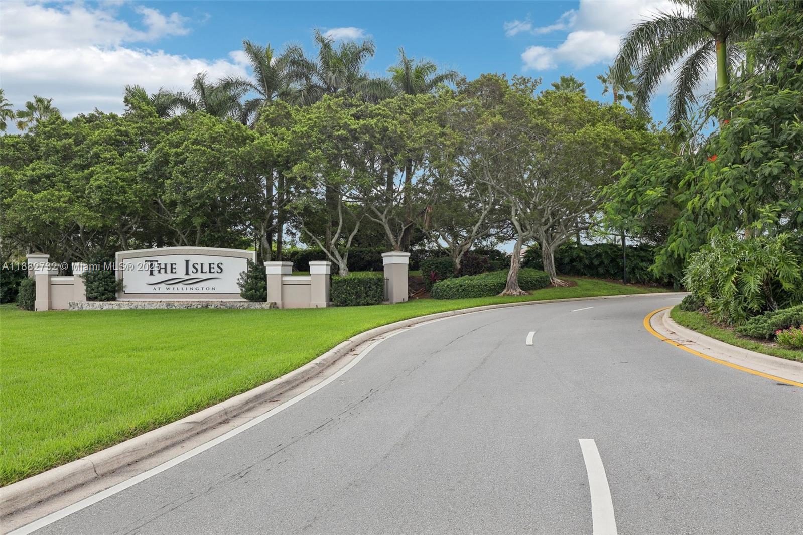 ISLES AT WELLINGTON 4 - Residential