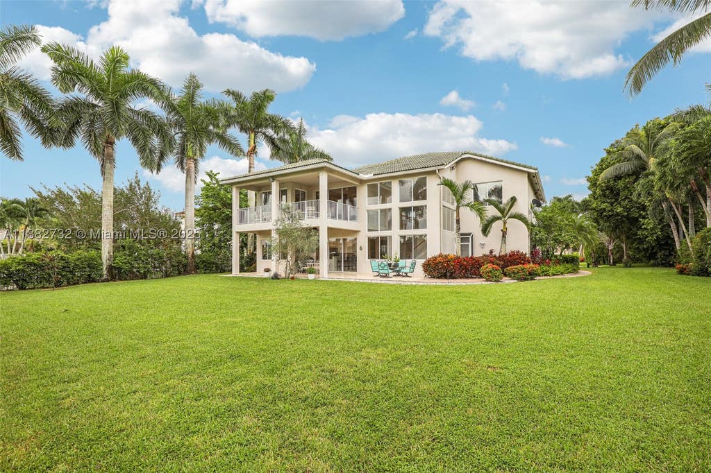 Photo of 11759 Paradise Cove Ln, Wellington, FL 33449 (MLS # A11882732)