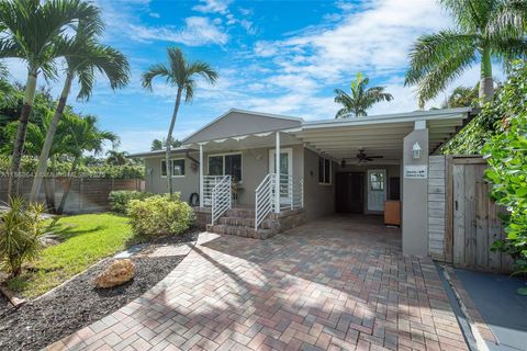Photo of 824 NE 17th Ct, Fort Lauderdale, FL 33305 (MLS # A11888643)