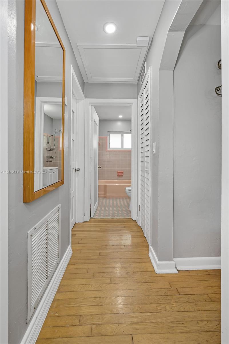 LAUDERDALE PARK 6-33 1/2 - Residential
