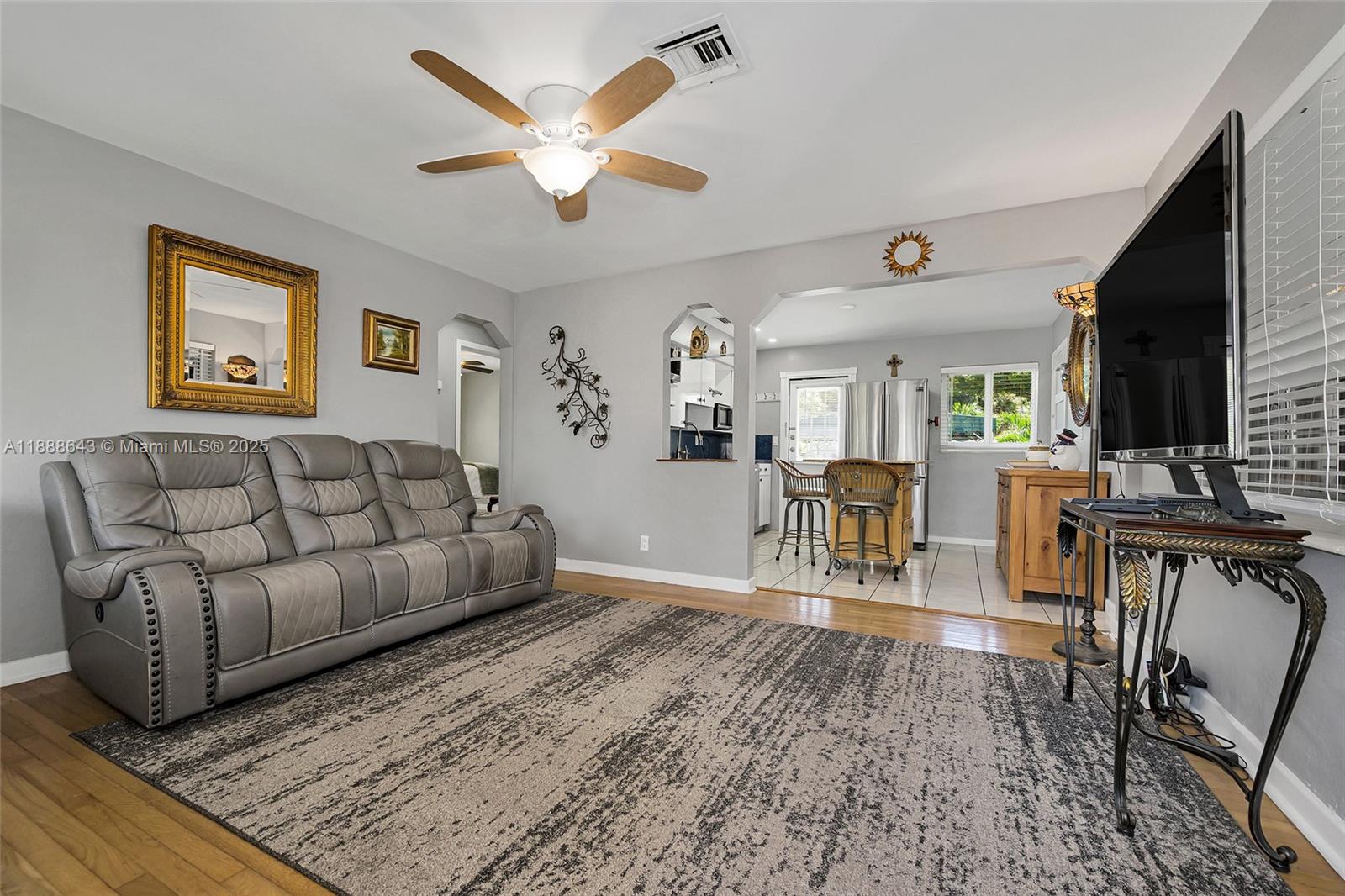 LAUDERDALE PARK 6-33 1/2 - Residential