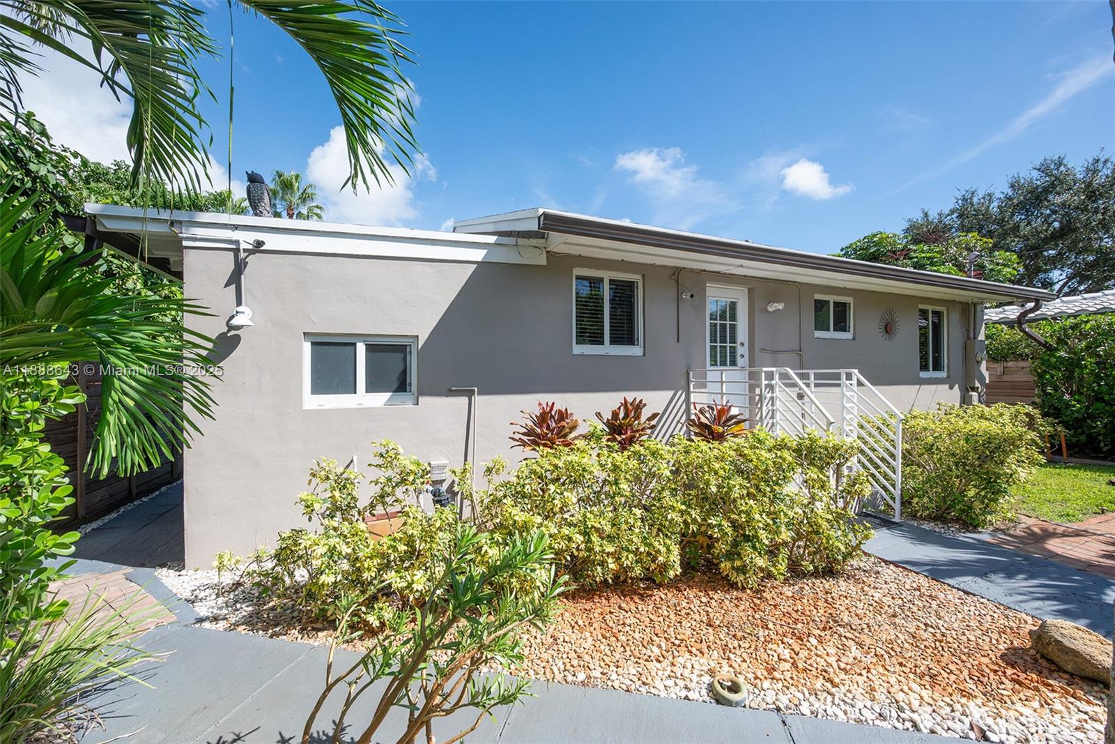 LAUDERDALE PARK 6-33 1/2 - Residential