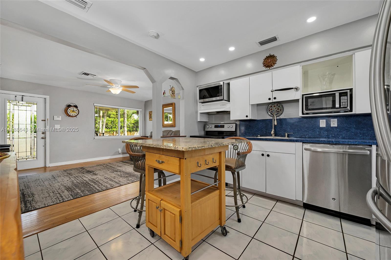 LAUDERDALE PARK 6-33 1/2 - Residential