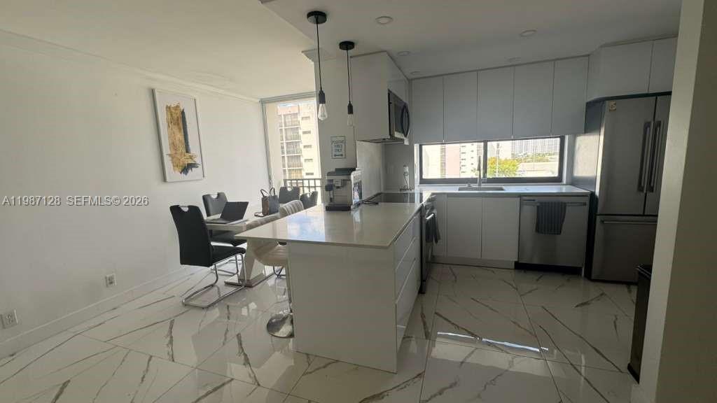 PLAZA OF AMERICAS CONDO P - Residential Lease