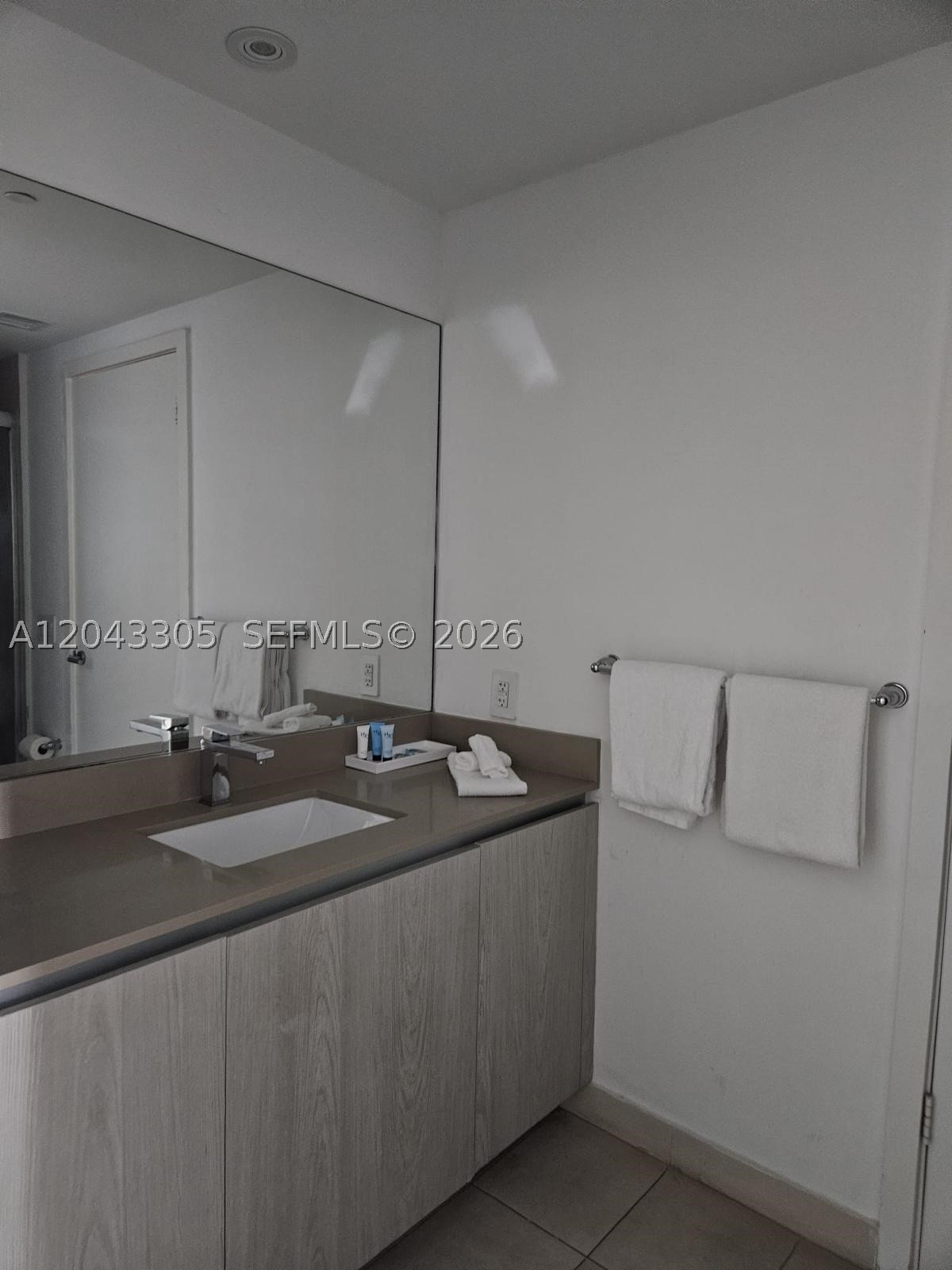 4111 S Ocean Dr 1204
