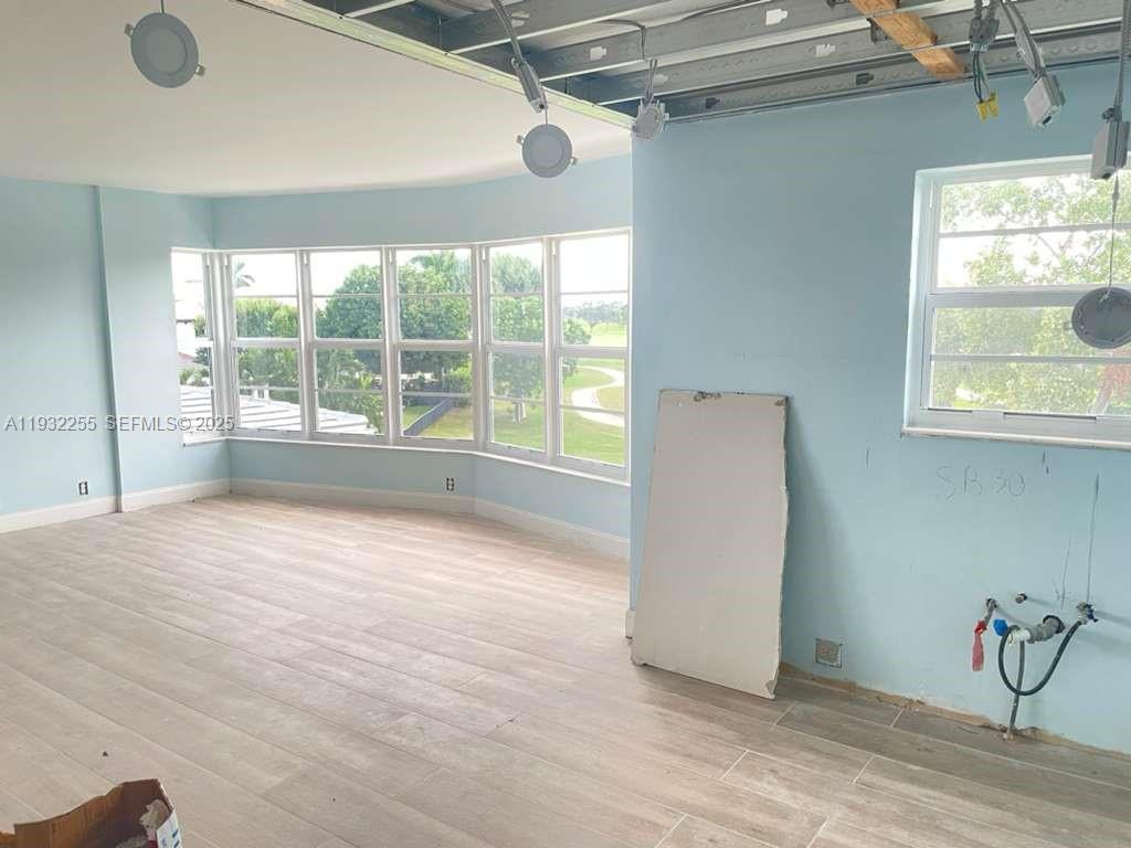 COUNTRY CLUB TOWERS CONDO - Residential