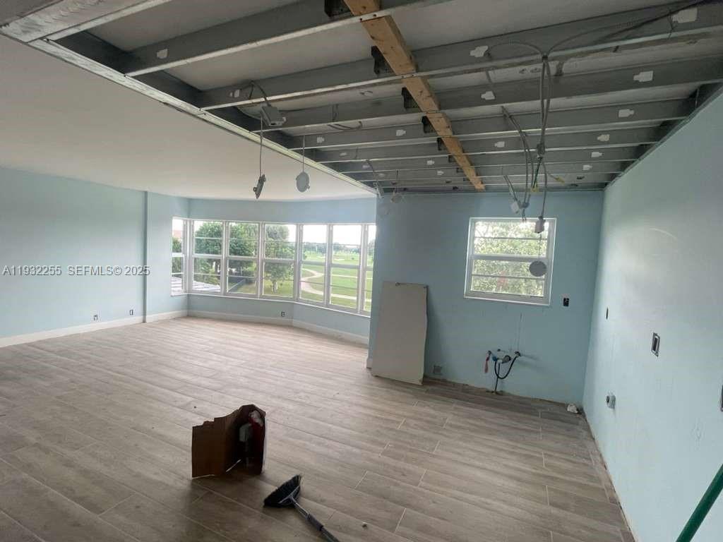 COUNTRY CLUB TOWERS CONDO - Residential