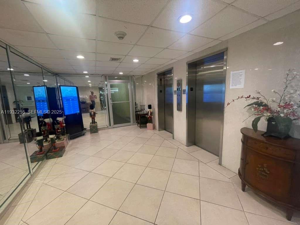 COUNTRY CLUB TOWERS CONDO - Residential