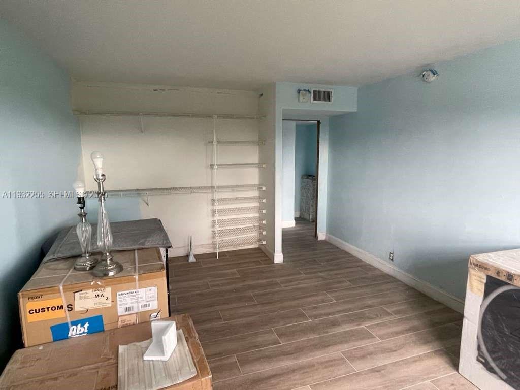 COUNTRY CLUB TOWERS CONDO - Residential