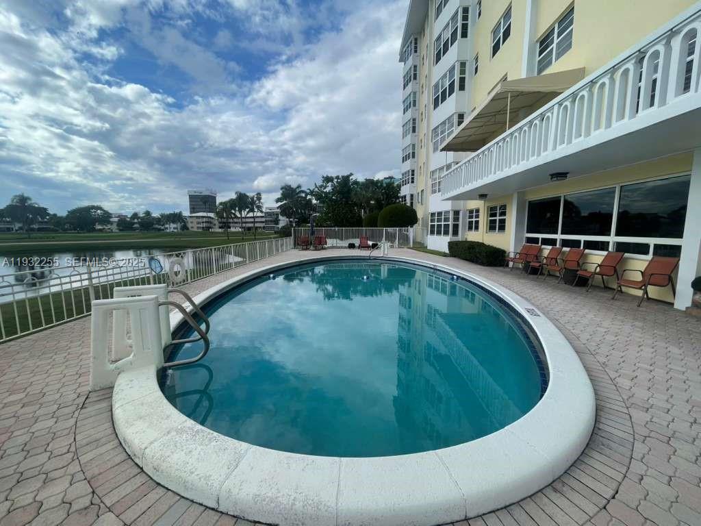 COUNTRY CLUB TOWERS CONDO - Residential