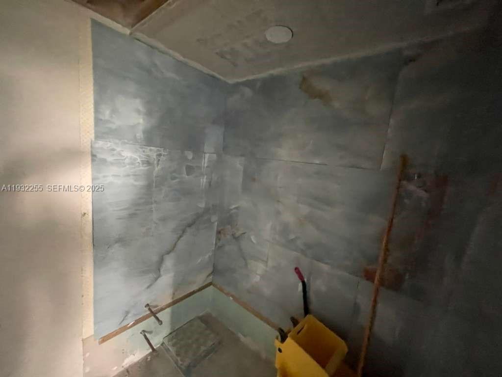 COUNTRY CLUB TOWERS CONDO - Residential