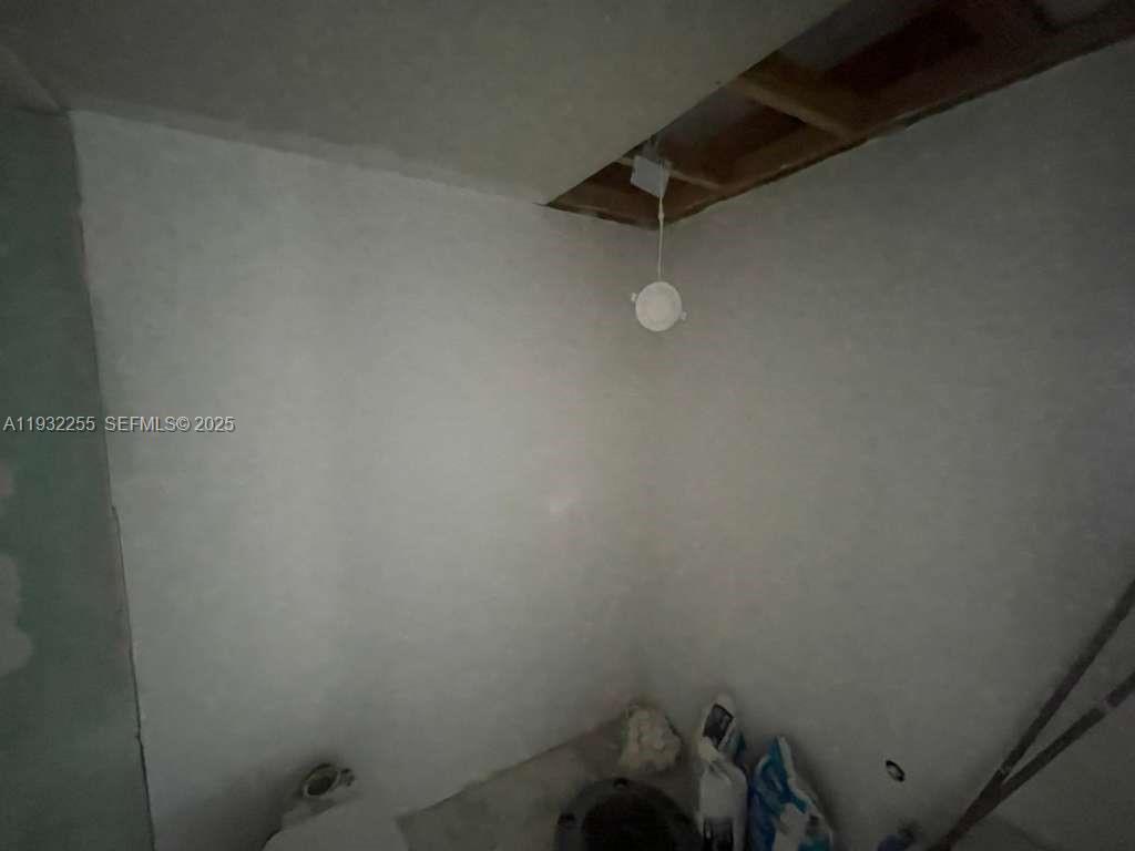 COUNTRY CLUB TOWERS CONDO - Residential