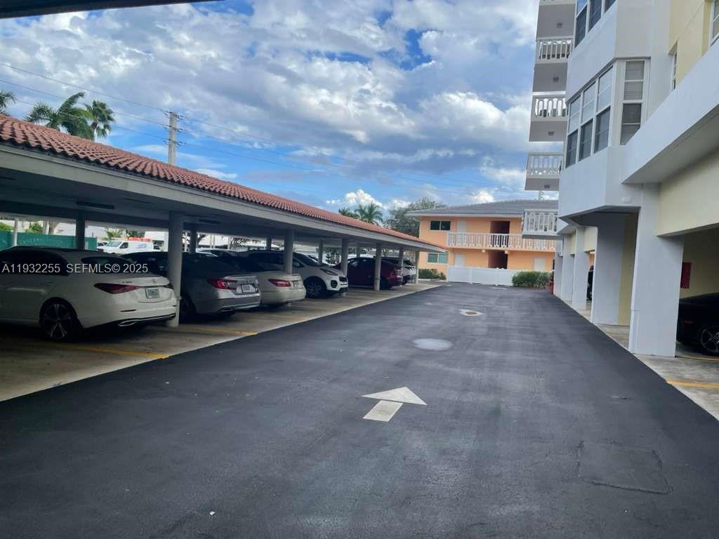 COUNTRY CLUB TOWERS CONDO - Residential