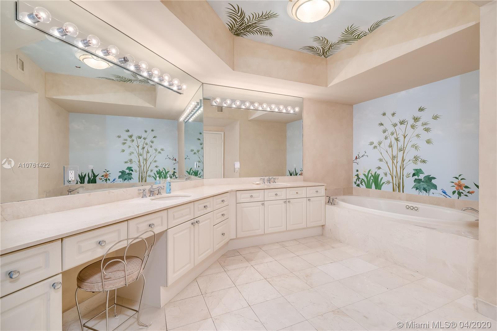 RENAISSANCE ON THE OCEAN - Residential