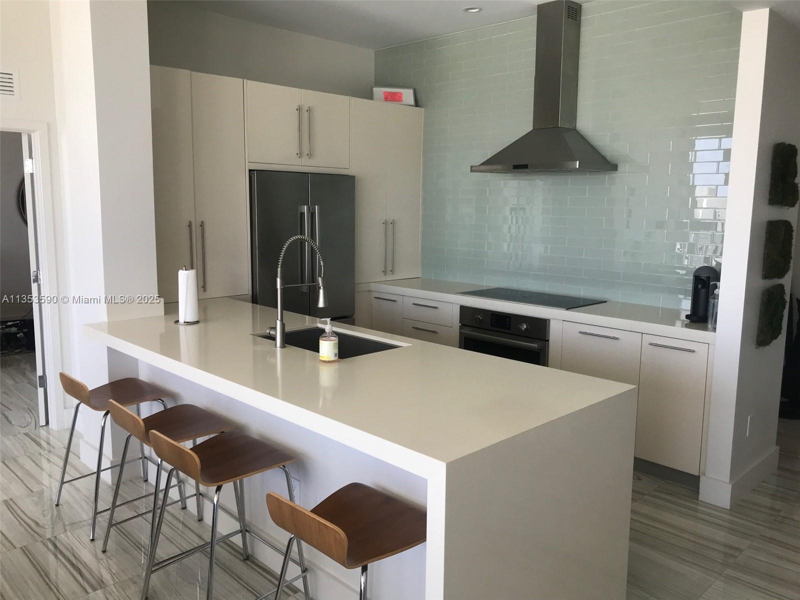 THE DECOPLAGE CONDO - Residential Lease