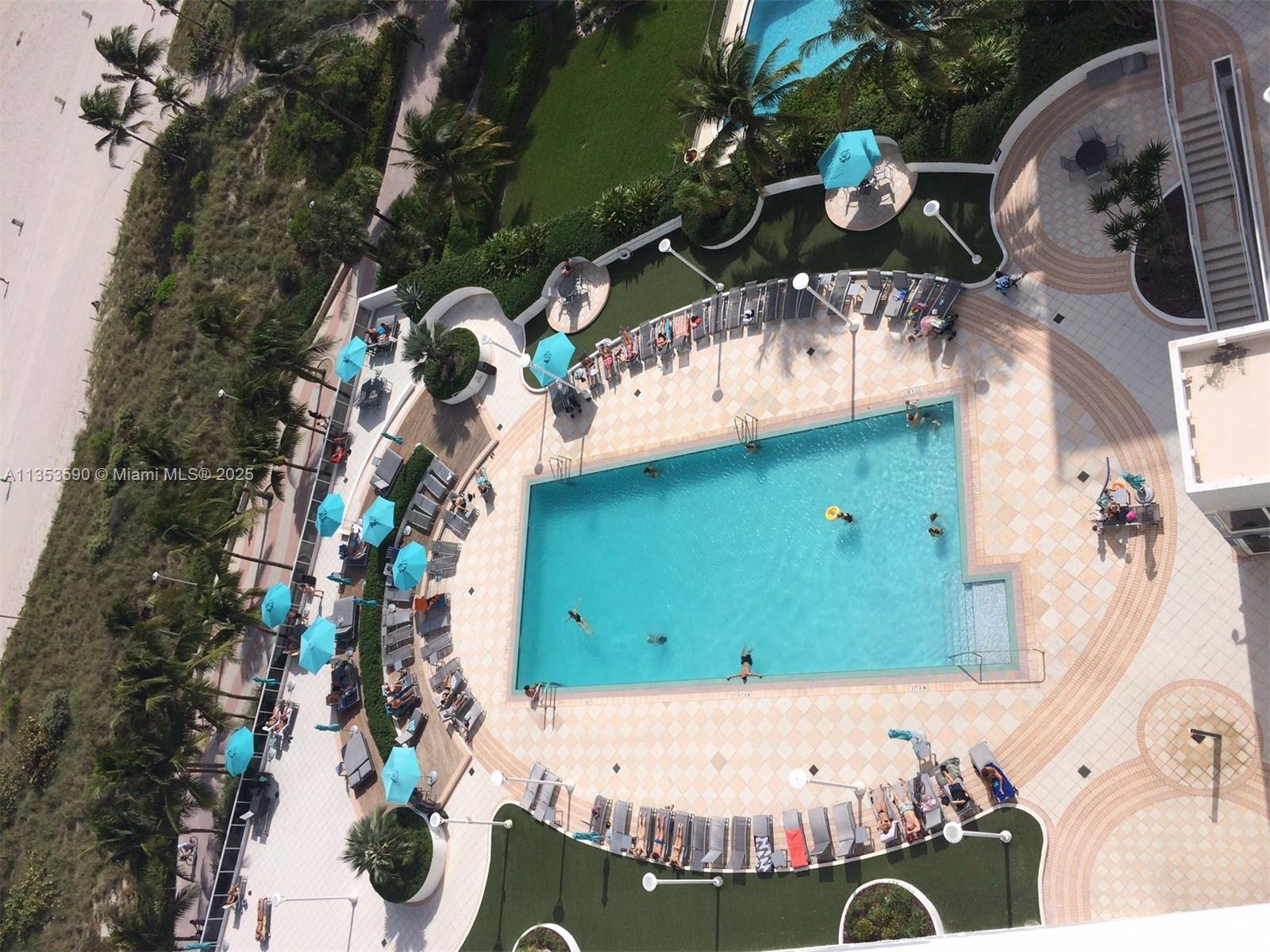 THE DECOPLAGE CONDO - Residential Lease