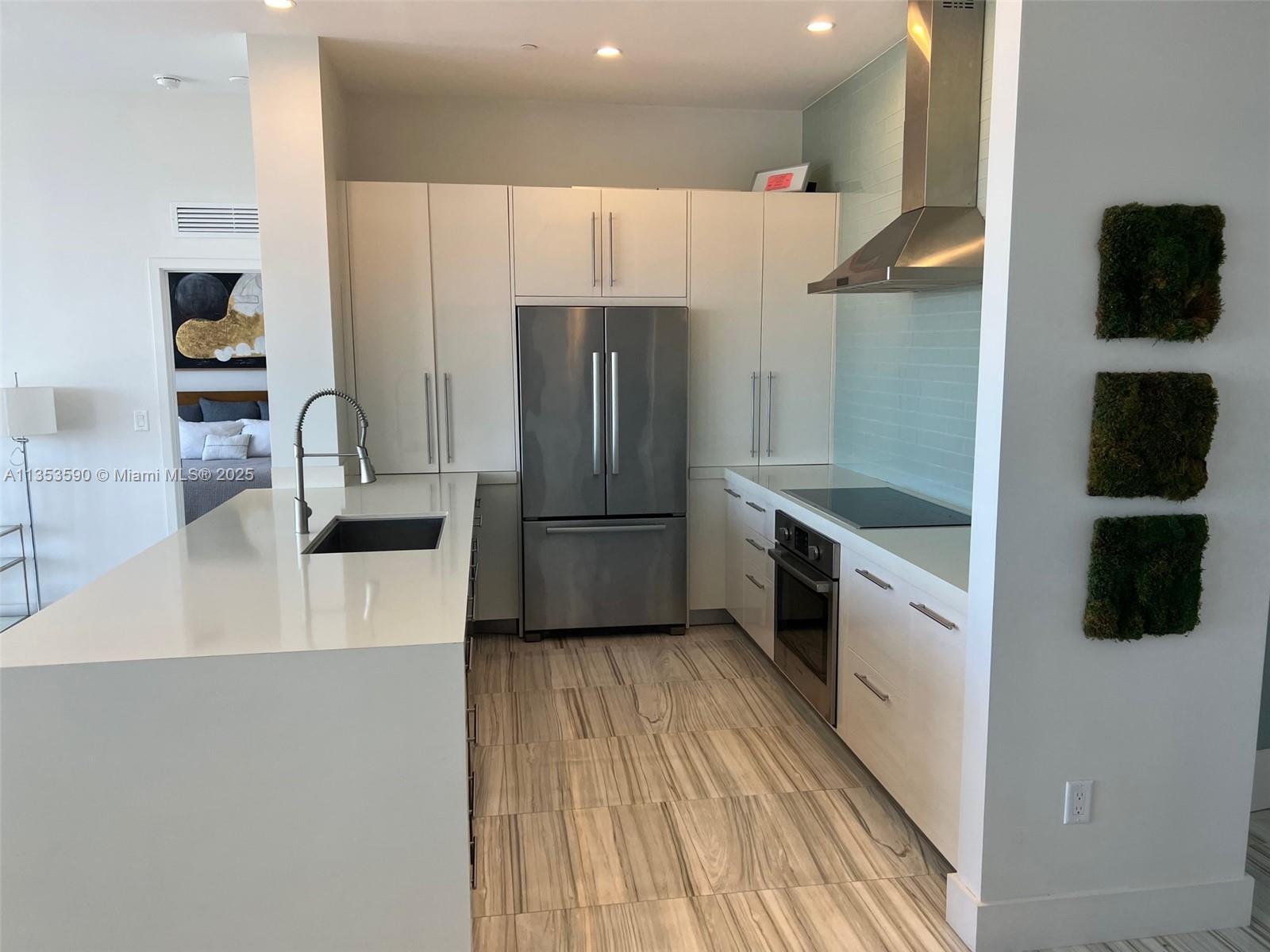 THE DECOPLAGE CONDO - Residential Lease