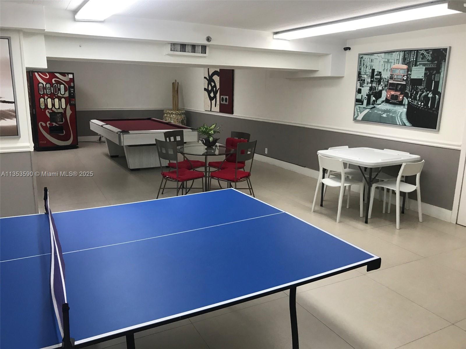 THE DECOPLAGE CONDO - Residential Lease