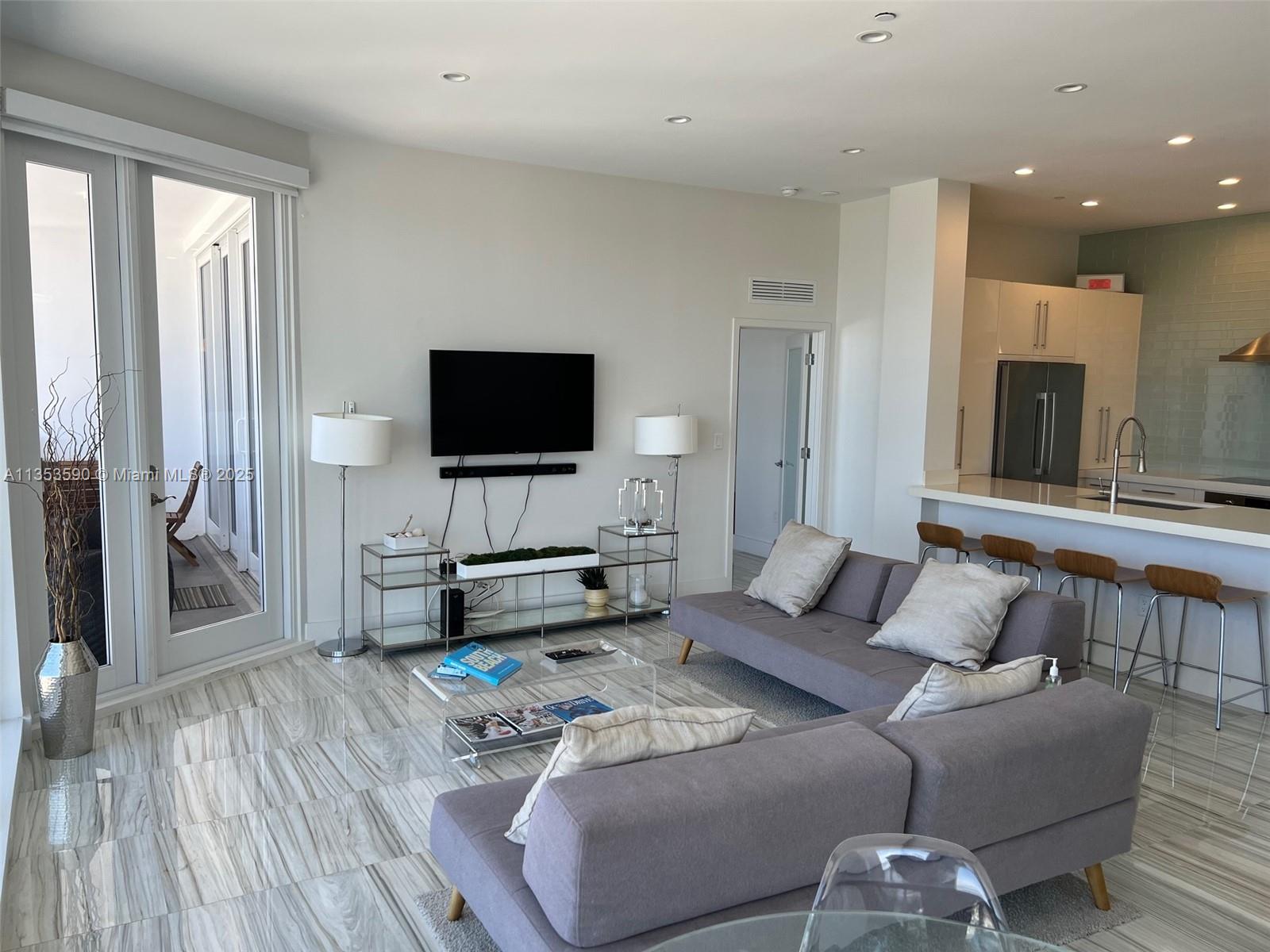 THE DECOPLAGE CONDO - Residential Lease